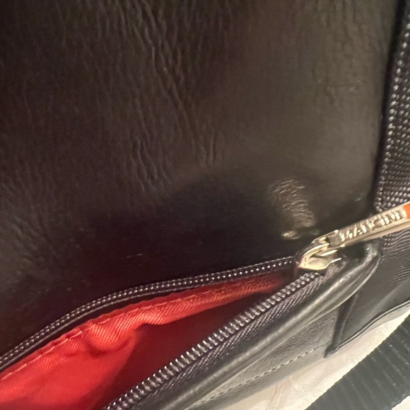 🍎MANCINI Colombian Messenger Bag 🌿 - Picture 9 of 12